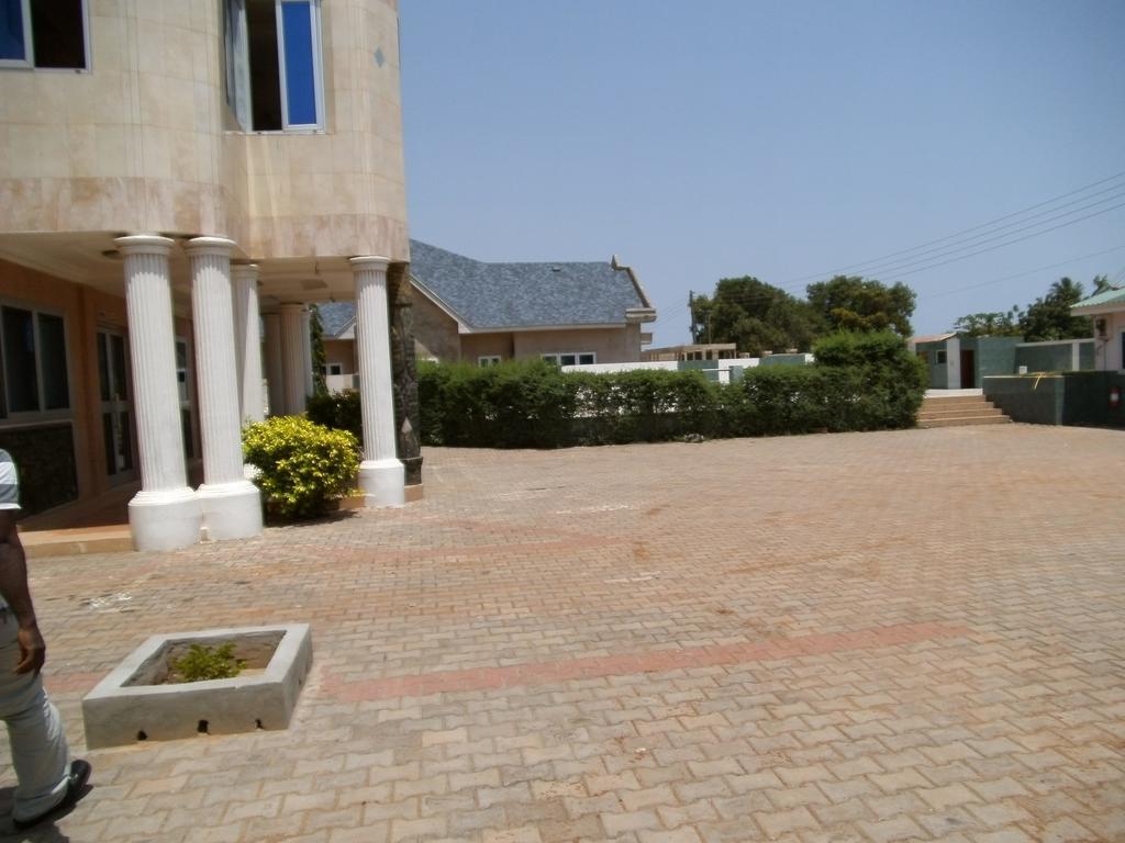 Pemicsa Hotel Accra Spintex Exterior foto